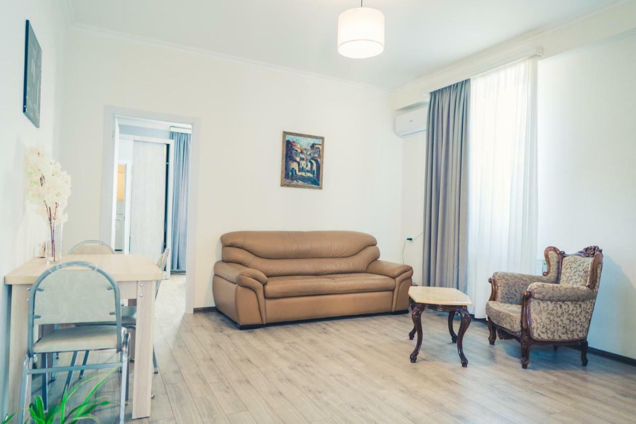 Tatias Apartments In The Downtown Tiflis Exterior foto